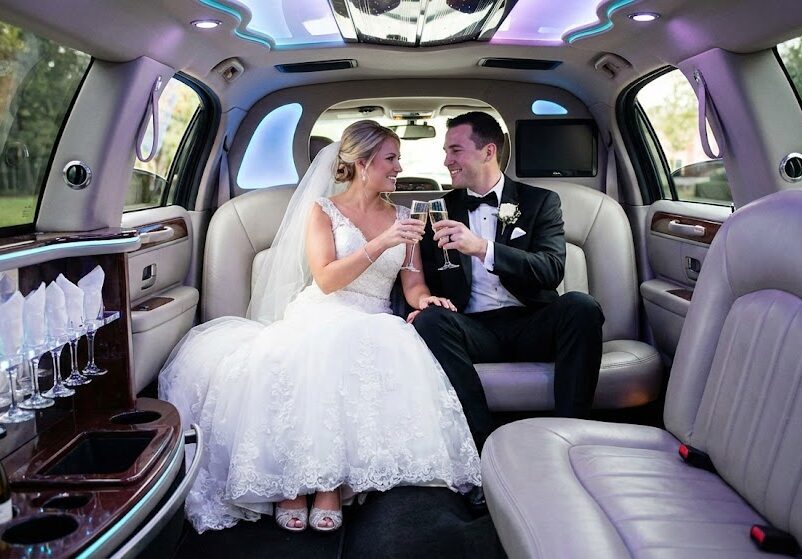 ليموزين استريتش أفراح بيضاء مزينة للزفاف3