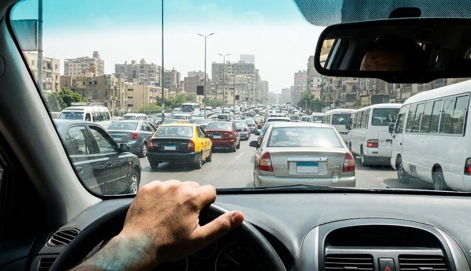 إيجار سيارة بسائق-الزحمة
