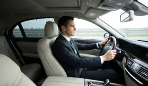 إيجار سيارة بسائق-سائق-محترف