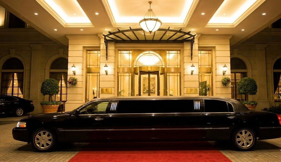 إيجار-ليموزين-فخم-للمناسبات-الخاصة-01